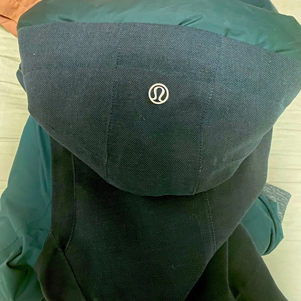 Lululemon green winter jacket Size 2